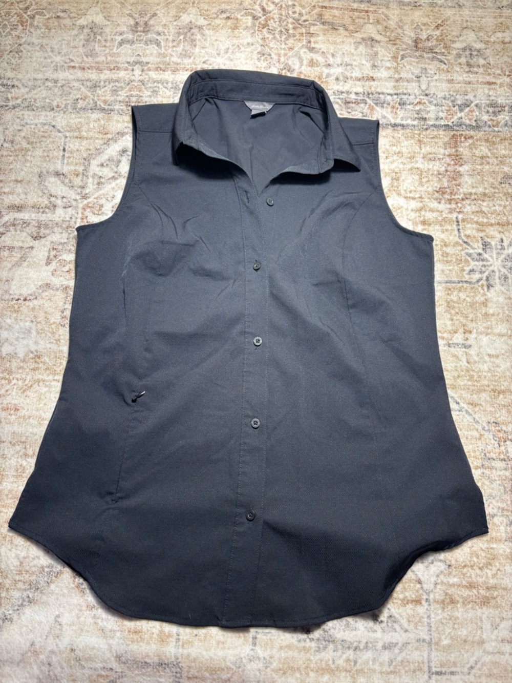 Eddie Bauer Women’s Black Sleeveless Button-Down Shirt
